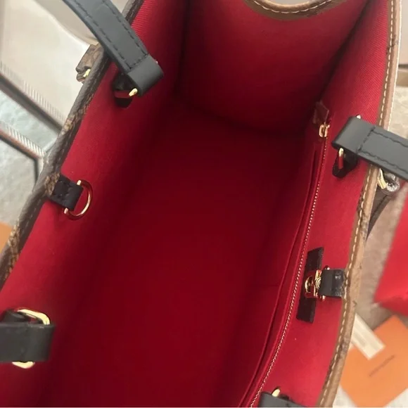 Louis Vuitton On the Go MM Monogram Tote - Picture 5 of 12